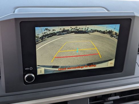 Used 2025 Toyota Tacoma SR image 6