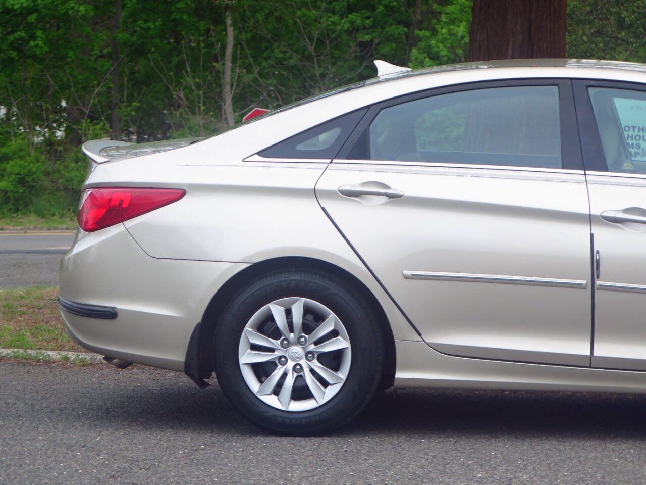 Used 2011 Hyundai Sonata GLS FWD image 32