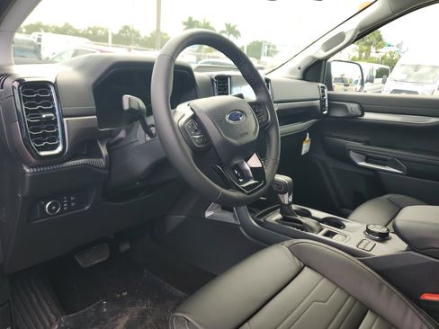 New 2025 Ford Ranger Lariat w/ FX4 Off-Road Package image 9