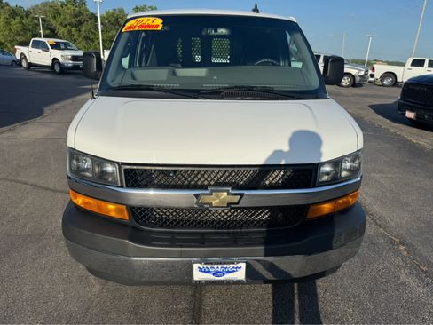 Used 2023 Chevrolet Express 2500 w/ Driver Convenience Package image 8