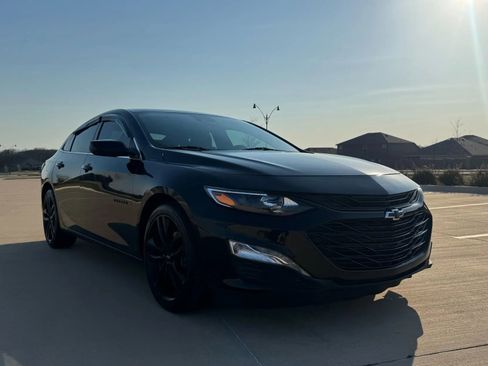 Used 2023 Chevrolet Malibu LT w/ Midnight Edition image 3