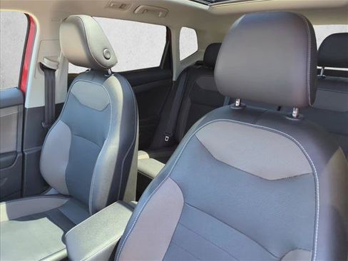 Used 2022 Volkswagen Taos SEL w/ Panoramic Sunroof Package FWD image 19