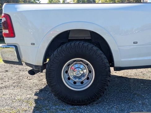 Used 2022 RAM 3500 Limited image 11