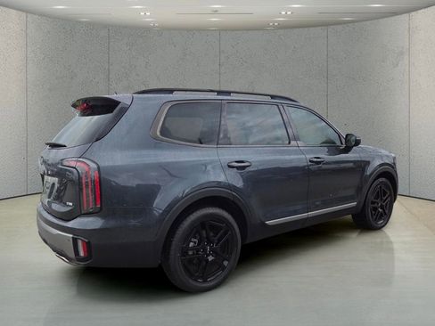 Used 2023 Kia Telluride EX X-Line image 3