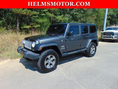 Used 2018 Jeep Wrangler Unlimited Sahara w/ Connectivity Group image 5