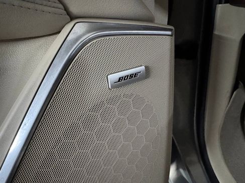 Used 2017 Cadillac Escalade Luxury image 45