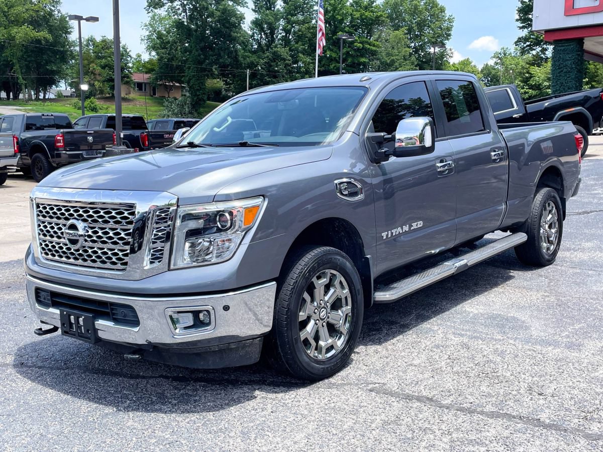 Used 2018 Nissan Titan SL w/ Chrome Package AWD/4WD image 1