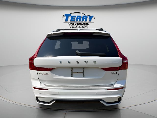 Used 2023 Volvo XC60 B5 Plus w/ Climate Package AWD/4WD image 3