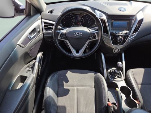 Used 2013 Hyundai Veloster w/ Tech Pkg FWD image 4