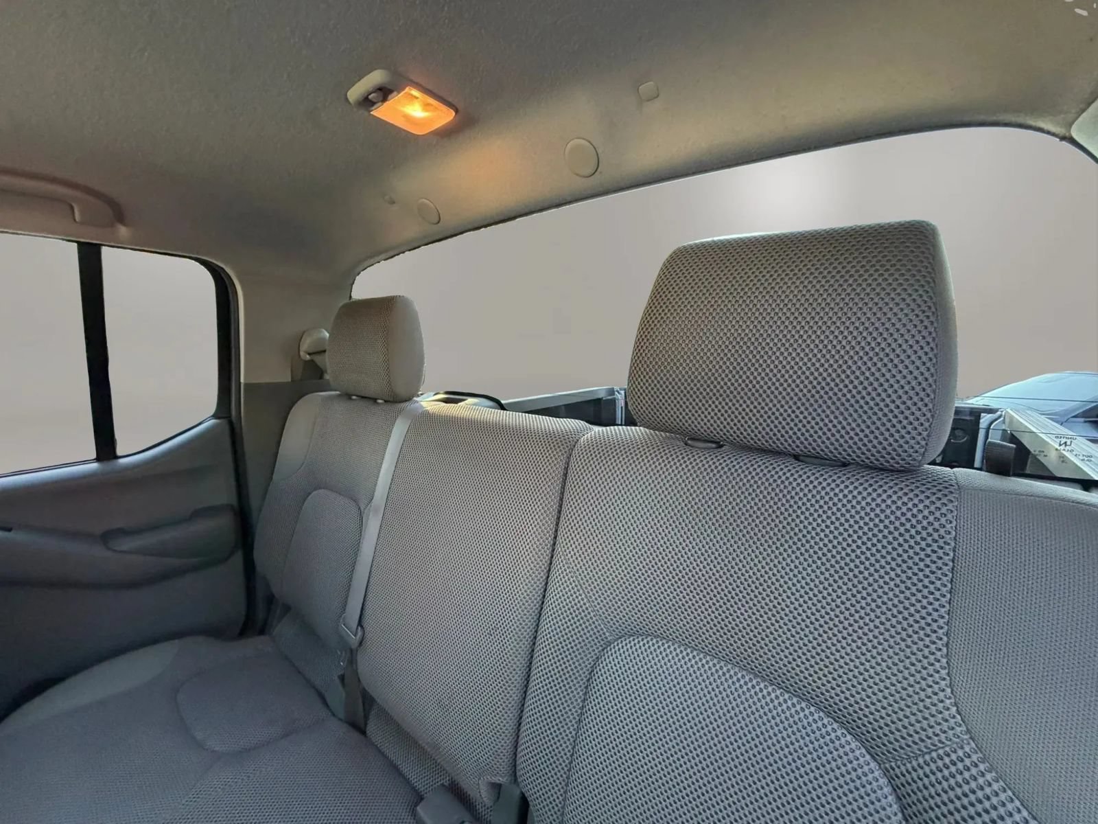 Used 2011 Nissan Frontier SV AWD/4WD image 22