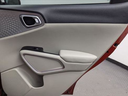 Used 2020 Kia Soul LX image 19