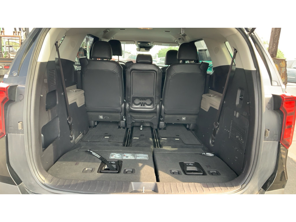 Used 2025 Kia Carnival FWD image 18