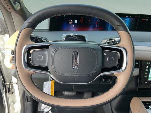 New 2026 Lincoln Navigator L Black Label AWD/4WD image 10