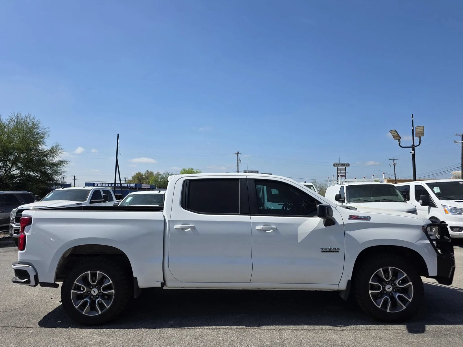 Used 2020 Chevrolet Silverado 1500 RST w/ Texas Edition AWD/4WD image 3