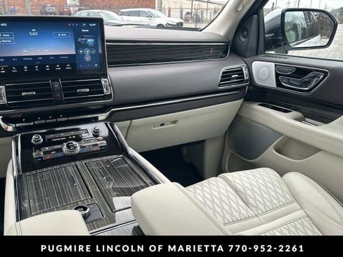 Used 2024 Lincoln Navigator Black Label image 16