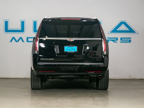 Used 2018 Cadillac Escalade Premium Luxury image 5