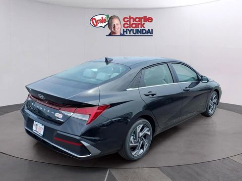 New 2026 Hyundai Elantra Limited FWD image 5