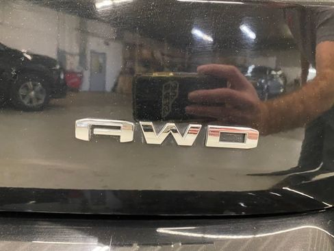 Used 2024 GMC Terrain SLT AWD/4WD image 28