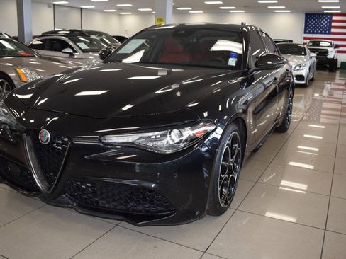 Used 2022 Alfa Romeo Giulia Veloce image 3