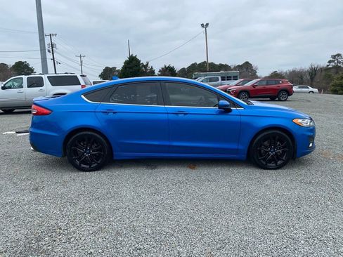 Used 2019 Ford Fusion SE w/ Equipment Group 151A image 2