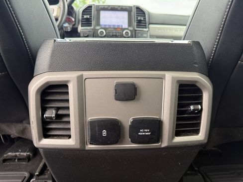 Used 2020 Ford F250 Lariat w/ Lariat Ultimate Package AWD/4WD image 34