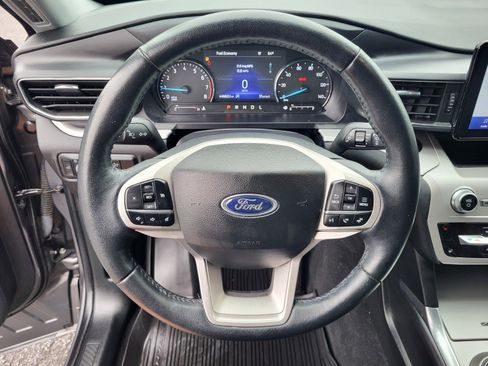 Used 2023 Ford Explorer XLT w/ Equipment Group 202A RWD image 26
