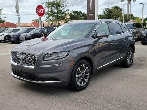 Certified 2023 Lincoln Nautilus AWD w/ Premium Package image 3