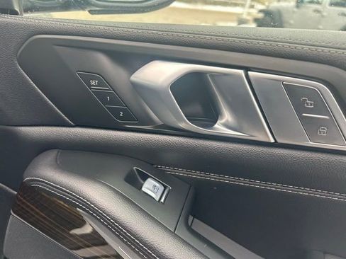 Used 2020 BMW X7 xDrive40i w/ Cold Weather Package AWD/4WD image 34