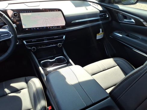 New 2026 Chevrolet Traverse High Country FWD image 16