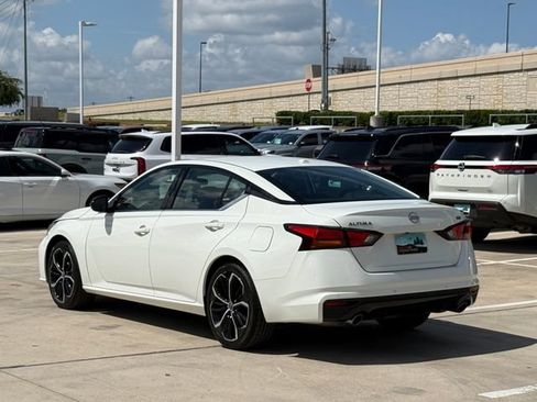 Used 2024 Nissan Altima 2.5 SR FWD image 7
