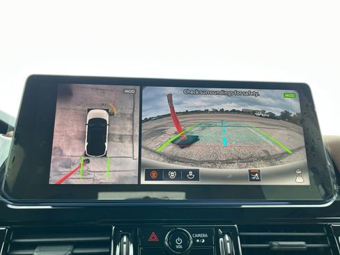 New 2026 Nissan Pathfinder Platinum image 9