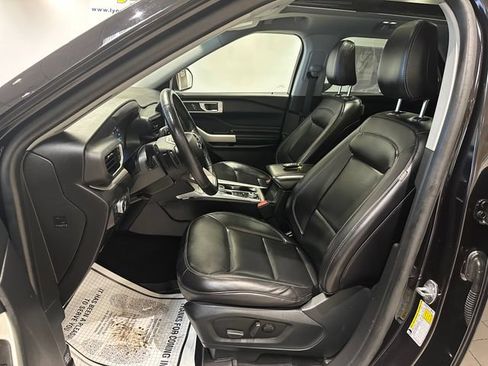 Used 2021 Ford Explorer XLT w/ Equipment Group 202A AWD/4WD image 6