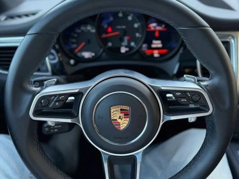 Used 2017 Porsche Macan AWD/4WD image 6