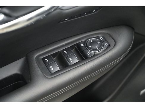 Used 2025 Cadillac XT6 Premium Luxury w/ Technology Package image 32