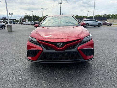 Used 2023 Toyota Camry SE FWD image 2