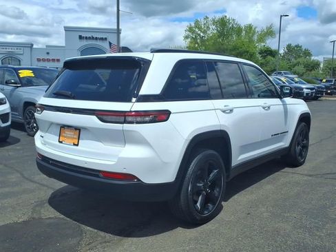 Certified 2023 Jeep Grand Cherokee Altitude AWD/4WD image 8