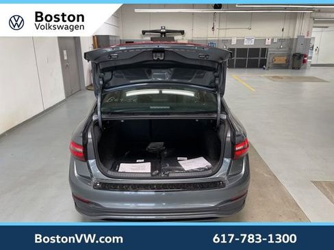 New 2026 Volkswagen Jetta SE FWD image 9