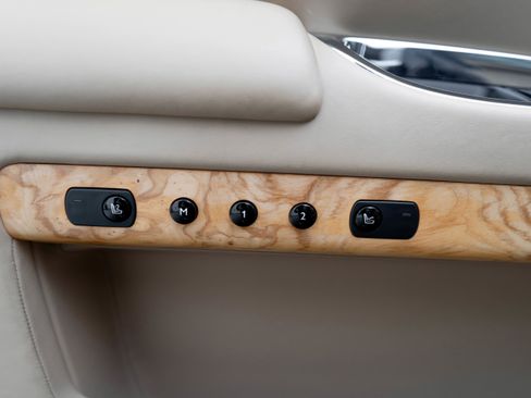 Used 2017 Rolls-Royce Ghost image 19