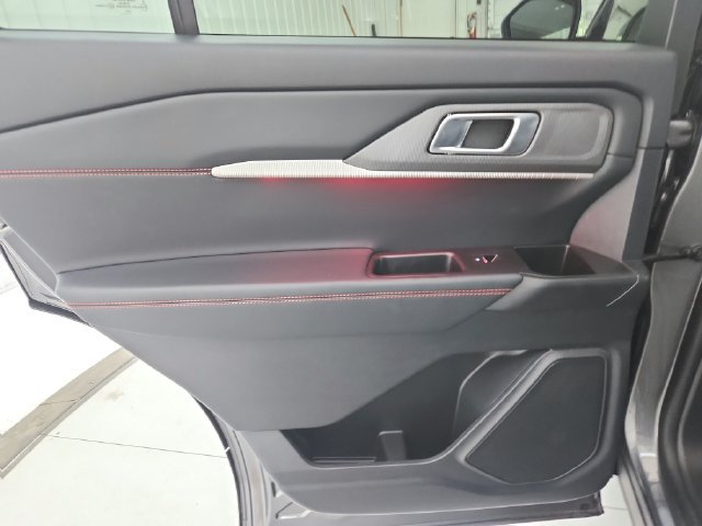 Used 2025 Ford Explorer ST-Line w/ Premium Package RWD image 38