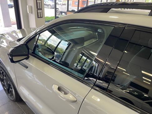 Used 2024 Kia Sorento SX Prestige w/ Sage Leather Package AWD/4WD image 14