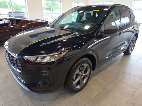 Used 2024 Ford Escape ST-Line w/ Tech Pack #1 AWD/4WD image 1
