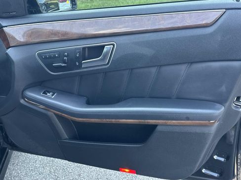 Used 2013 Mercedes-Benz E 350 4MATIC Sedan image 13
