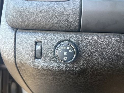 Used 2021 Chevrolet Colorado LT w/ LT Convenience Package image 14