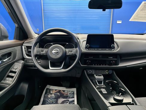 Used 2023 Nissan Rogue SV image 28