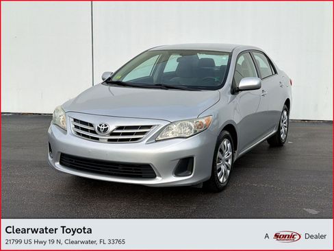 Used 2013 Toyota Corolla LE FWD image 1