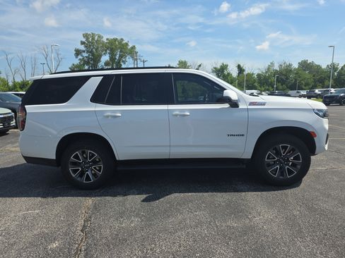 Used 2024 Chevrolet Tahoe Z71 w/ Luxury Package AWD/4WD image 3