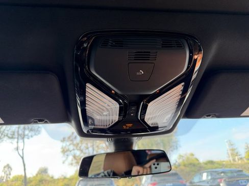 Used 2023 BMW 530i w/ Convenience Package image 24