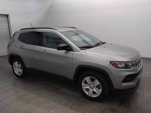 Used 2022 Jeep Compass Latitude FWD image 11