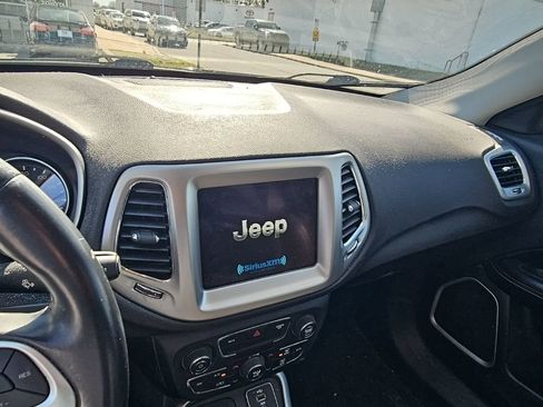 Used 2018 Jeep Compass Latitude w/ Popular Equipment Group image 11