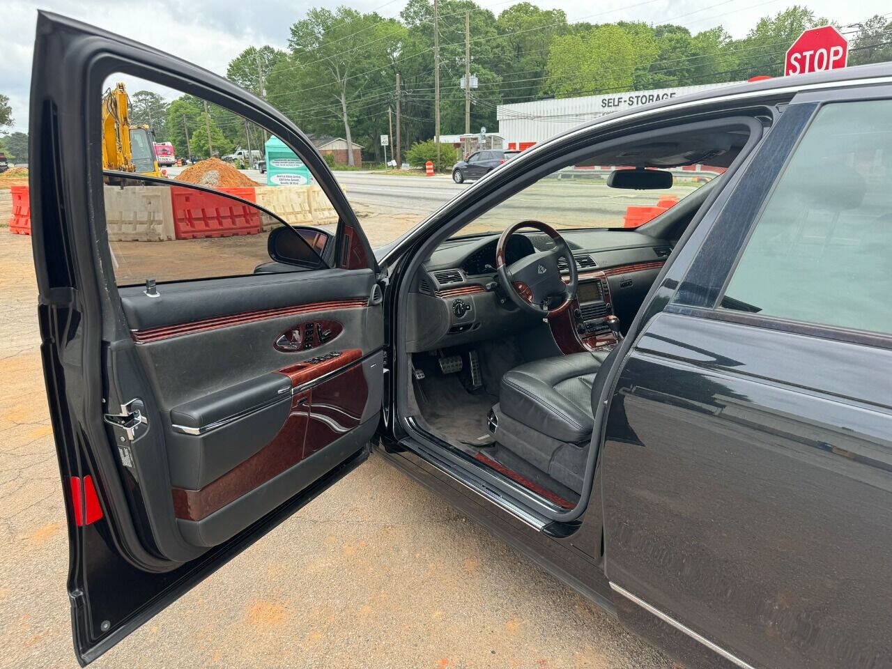 Used 2004 Maybach 57 RWD image 9